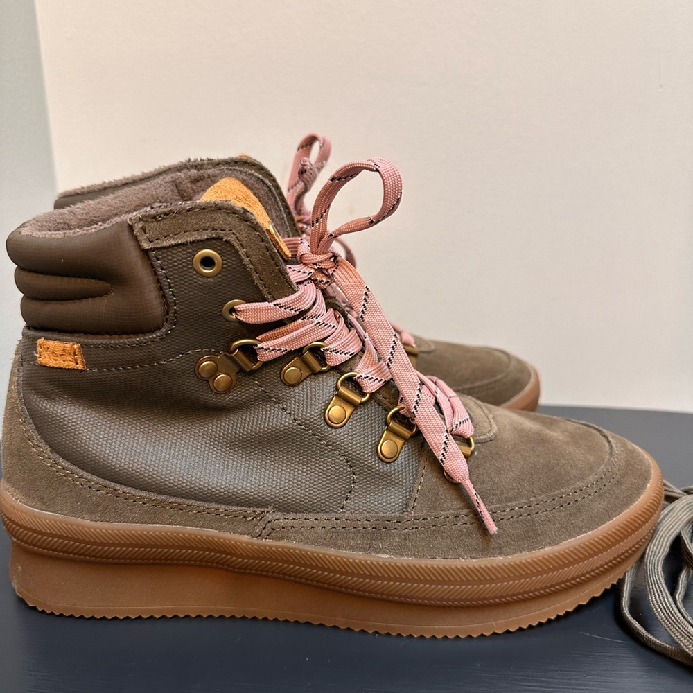 Keds midland boot EUC size 9